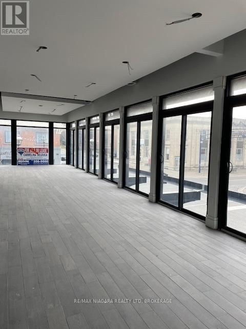 4461 QUEEN STREET Image 12