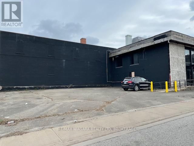 4461 QUEEN STREET Image 8