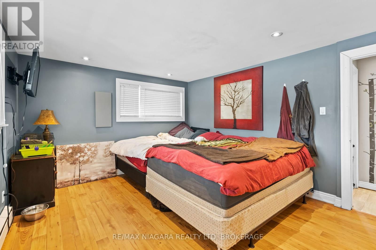 12 CEDAR STREET Image 19