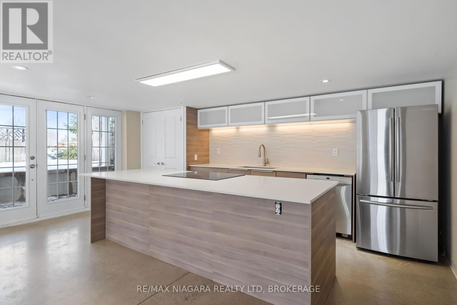12 CEDAR STREET Image 34