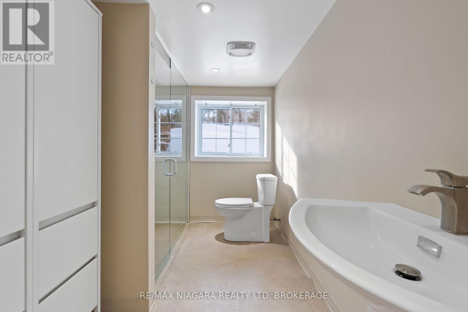 12 CEDAR STREET Image 37
