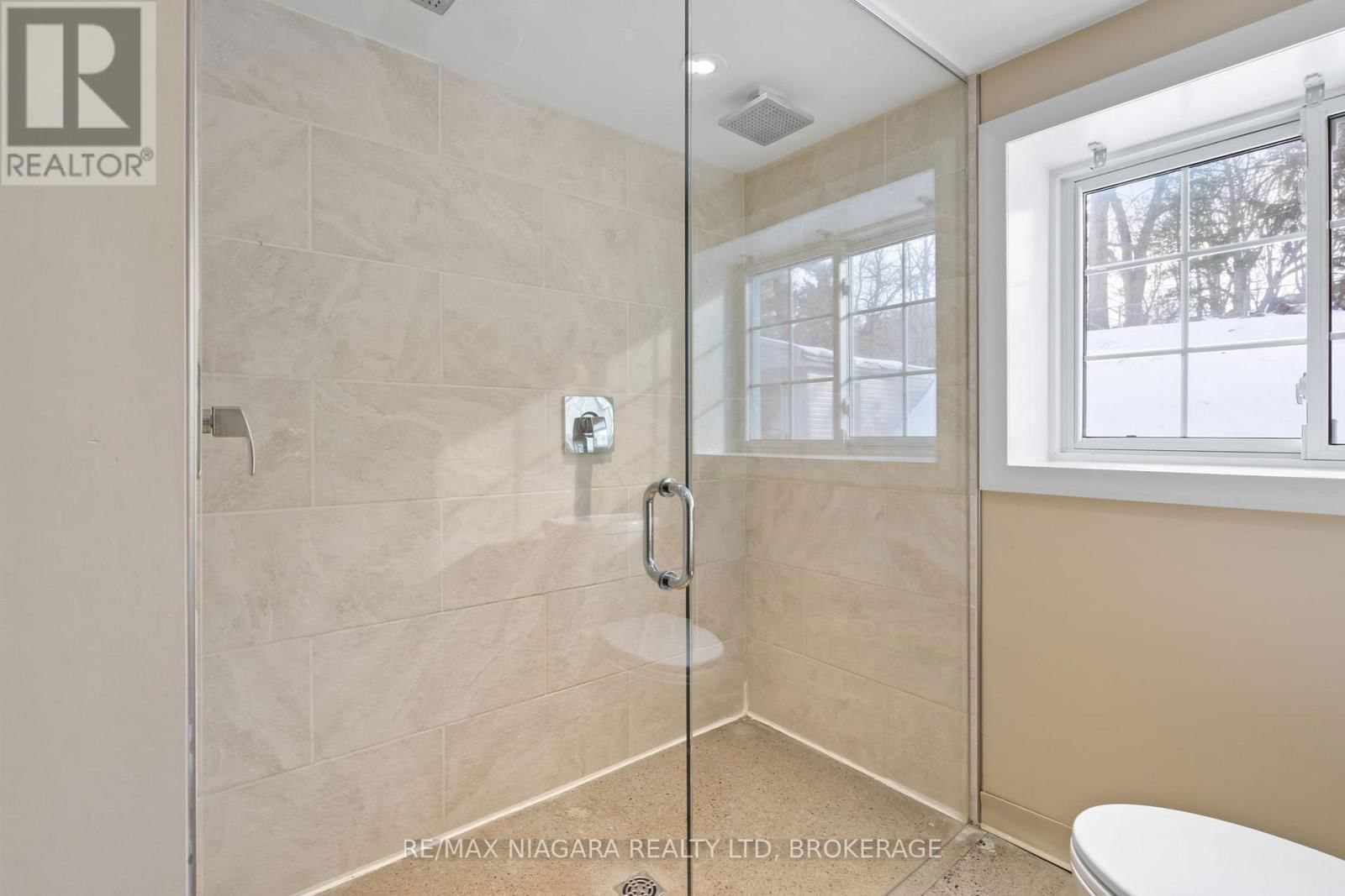 12 CEDAR STREET Image 38