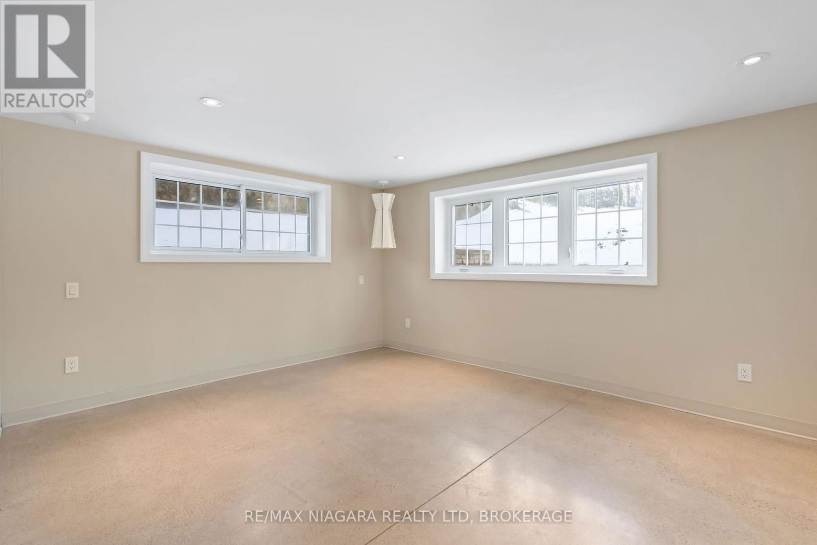 12 CEDAR STREET Image 40