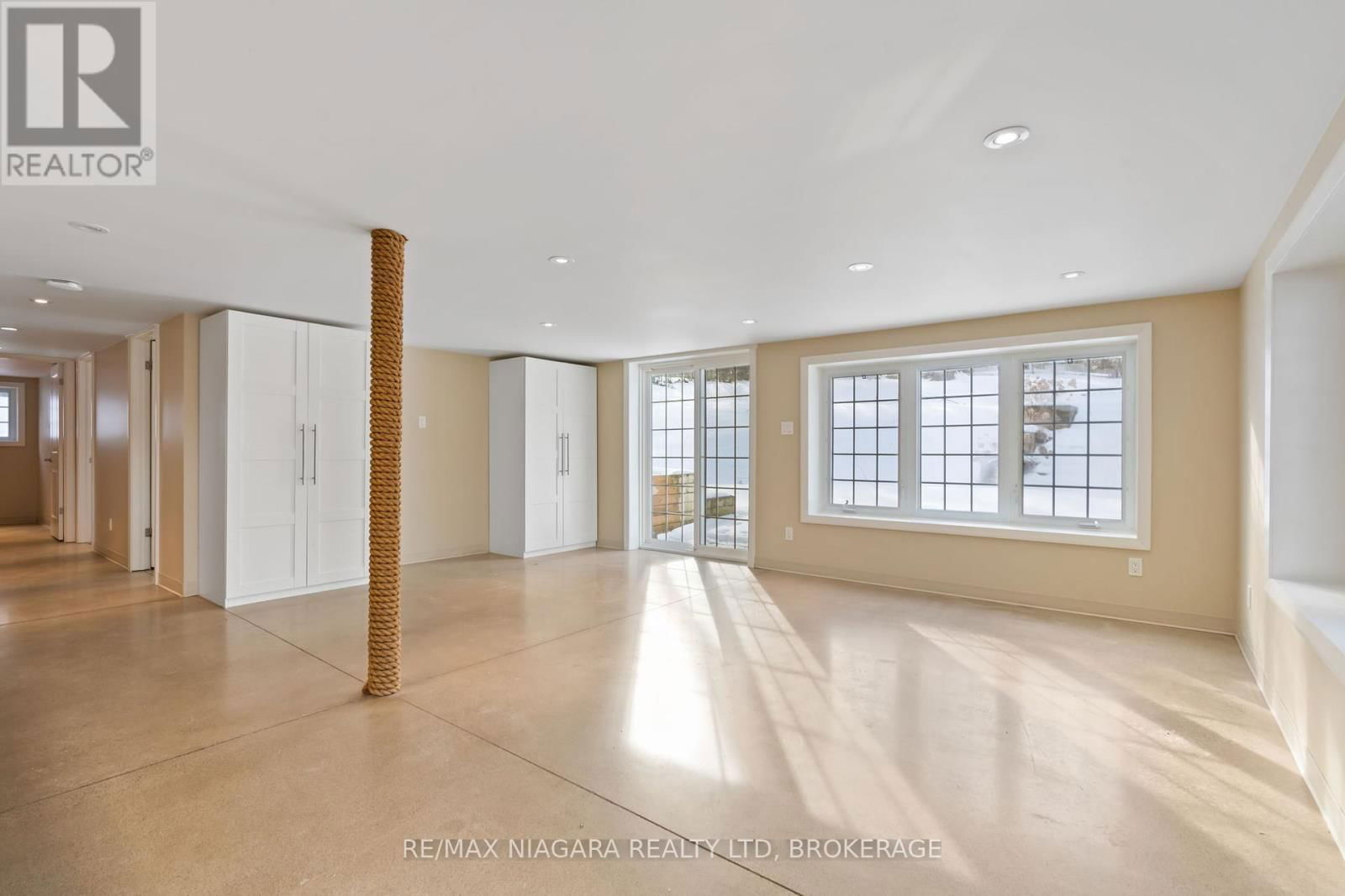 12 CEDAR STREET Image 28