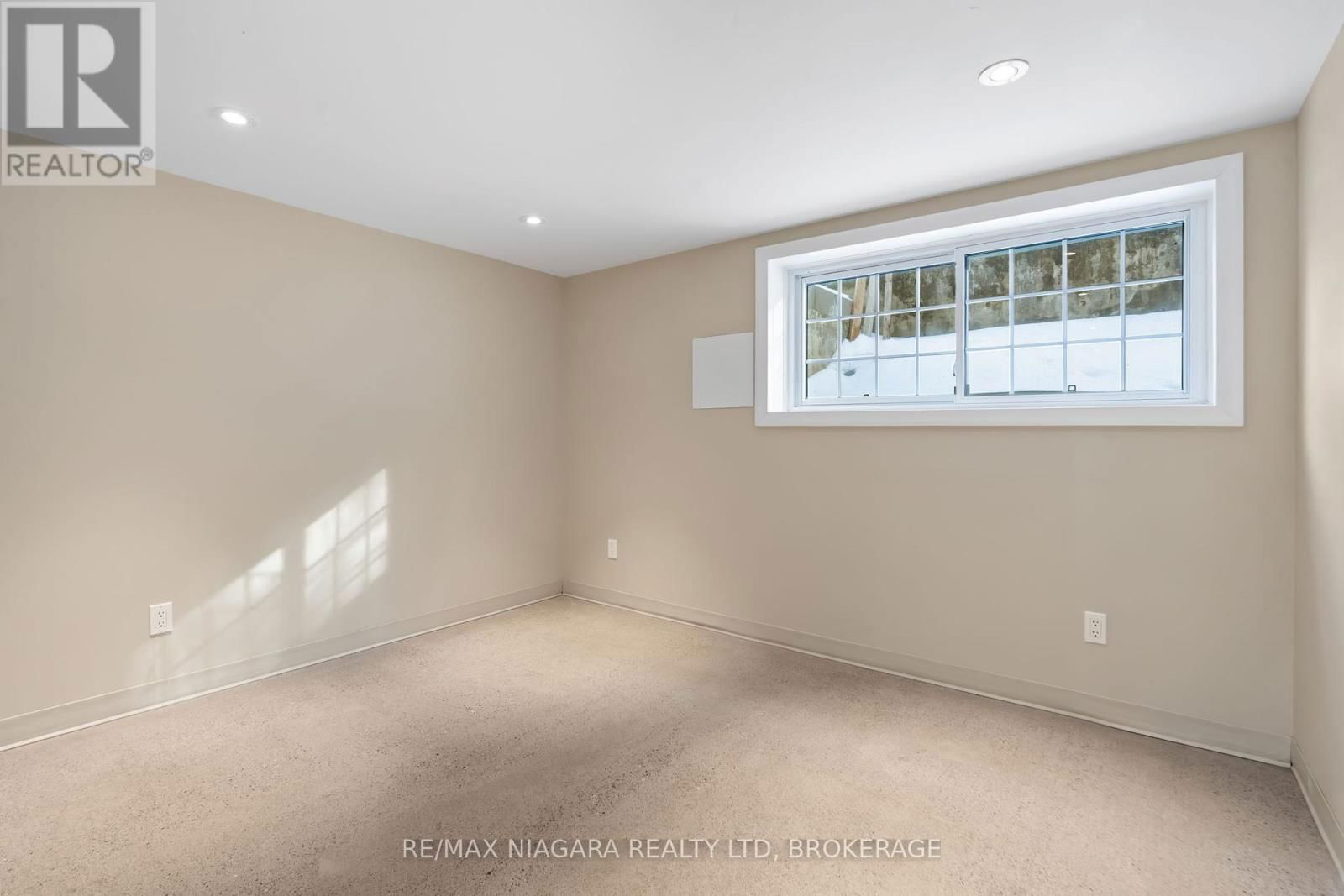 12 CEDAR STREET Image 37