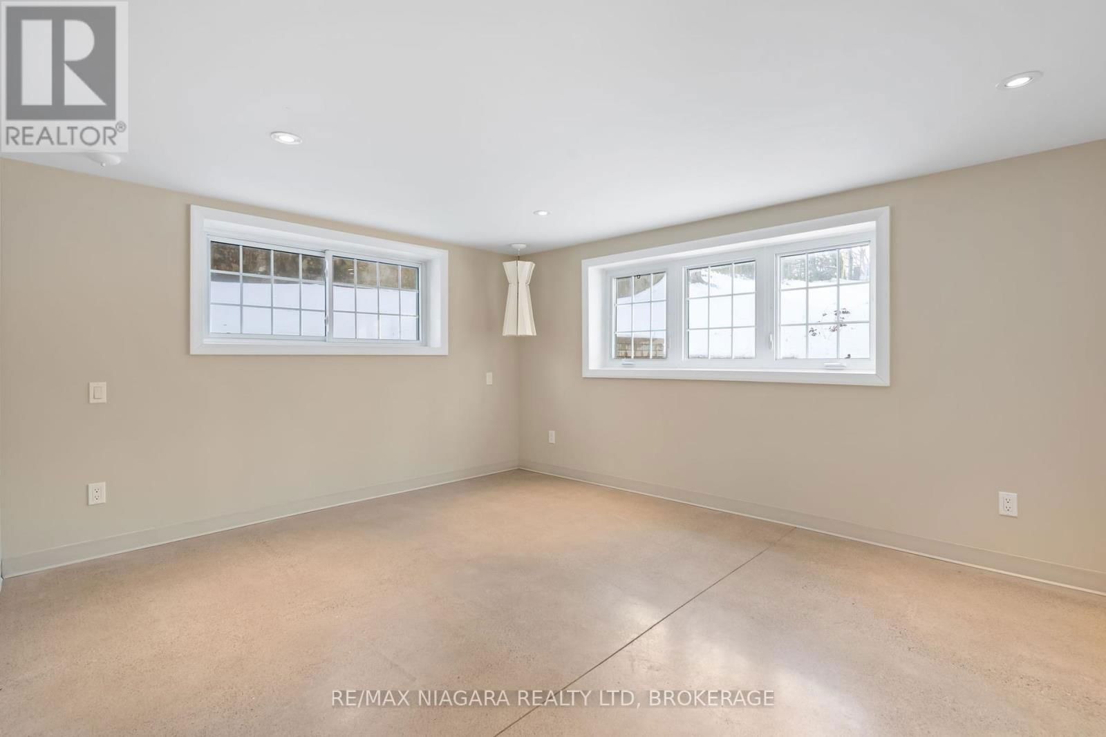 12 CEDAR STREET Image 38