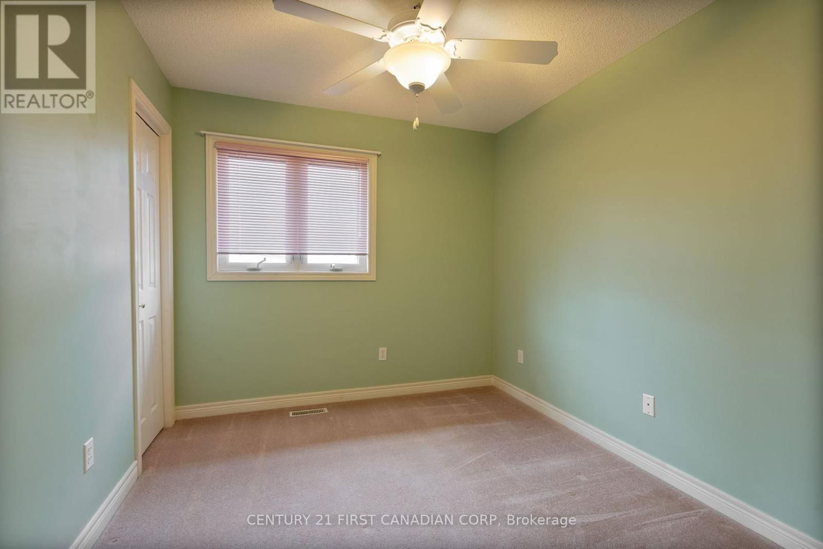 584 WELLINGTON STREET Image 14