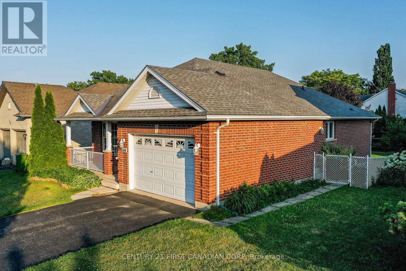 584 WELLINGTON STREET Image 2