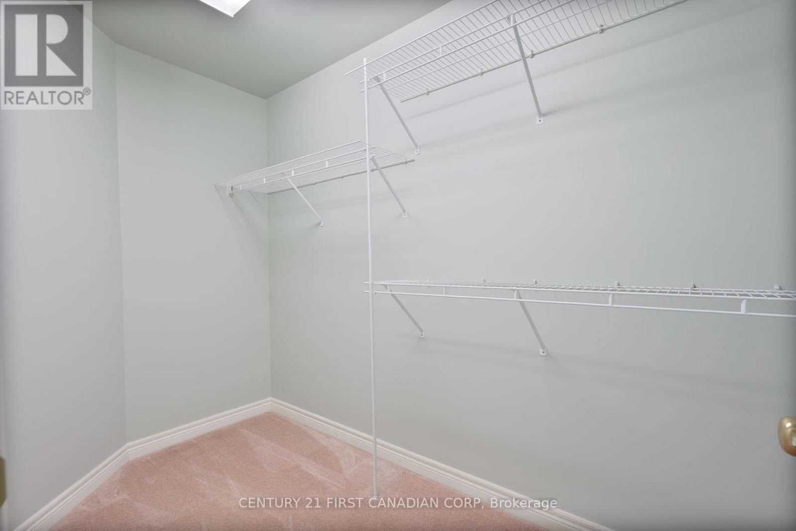 584 WELLINGTON STREET Image 20