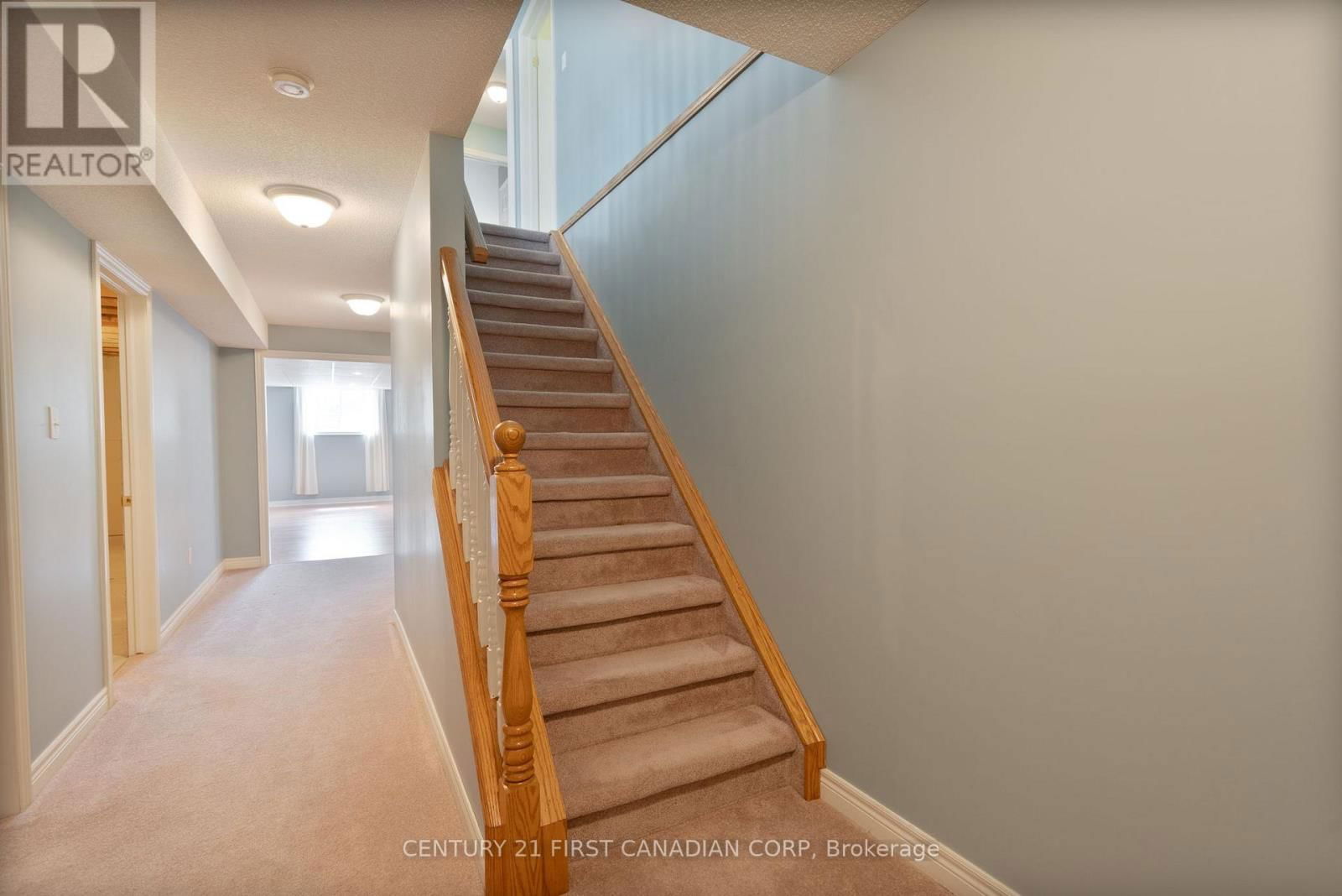 584 WELLINGTON STREET Image 21