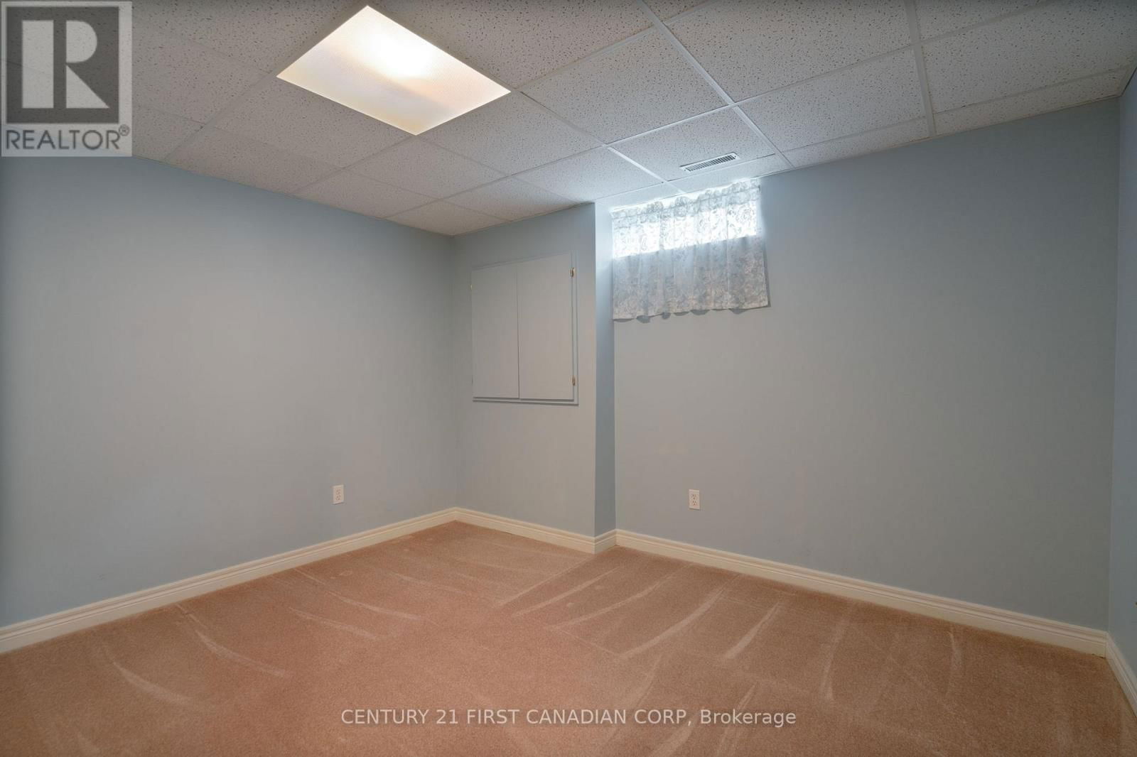 584 WELLINGTON STREET Image 22