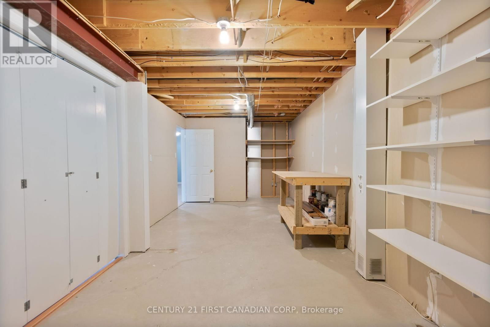 584 WELLINGTON STREET Image 28