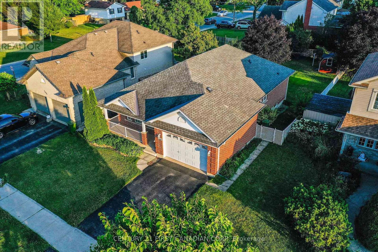 584 WELLINGTON STREET Image 3