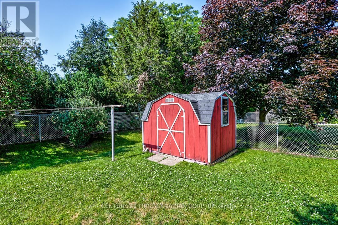 584 WELLINGTON STREET Image 33