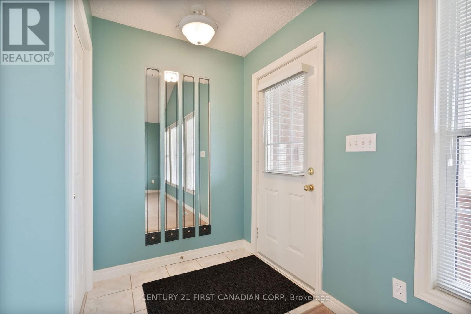 584 WELLINGTON STREET Image 5