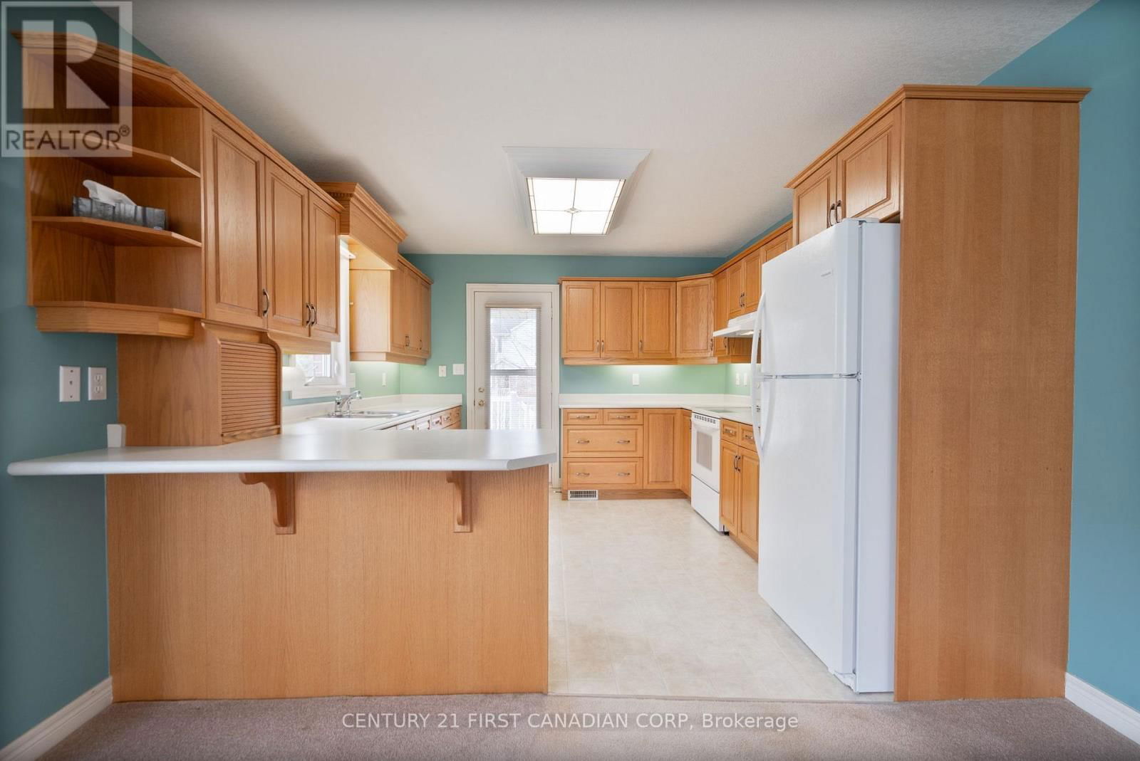 584 WELLINGTON STREET Image 9