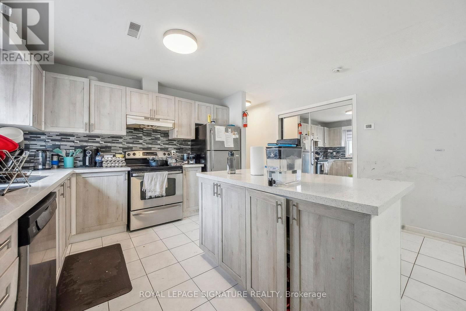 90 TISDALE STREET SOUTH Image 19