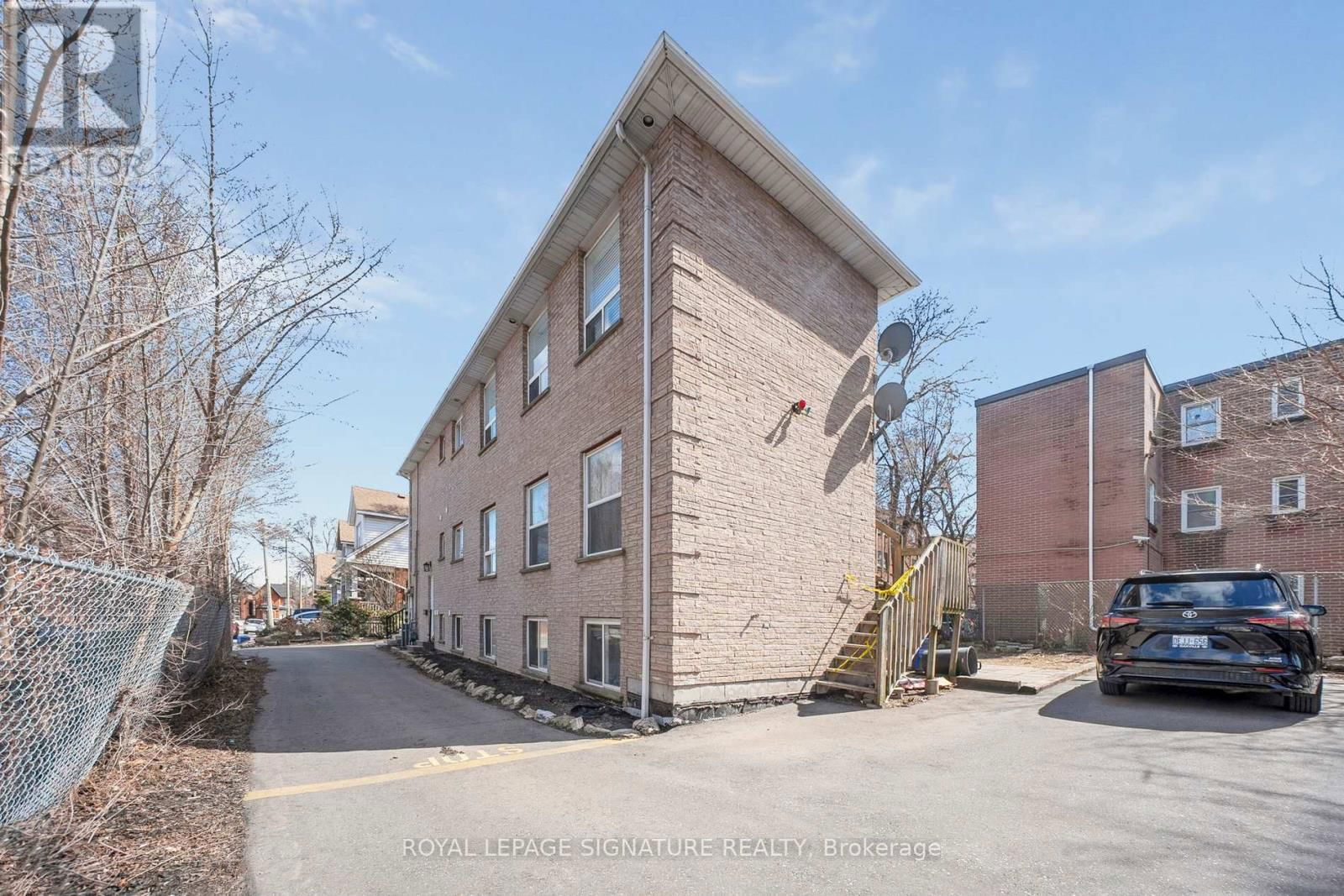 90 TISDALE STREET SOUTH Image 38