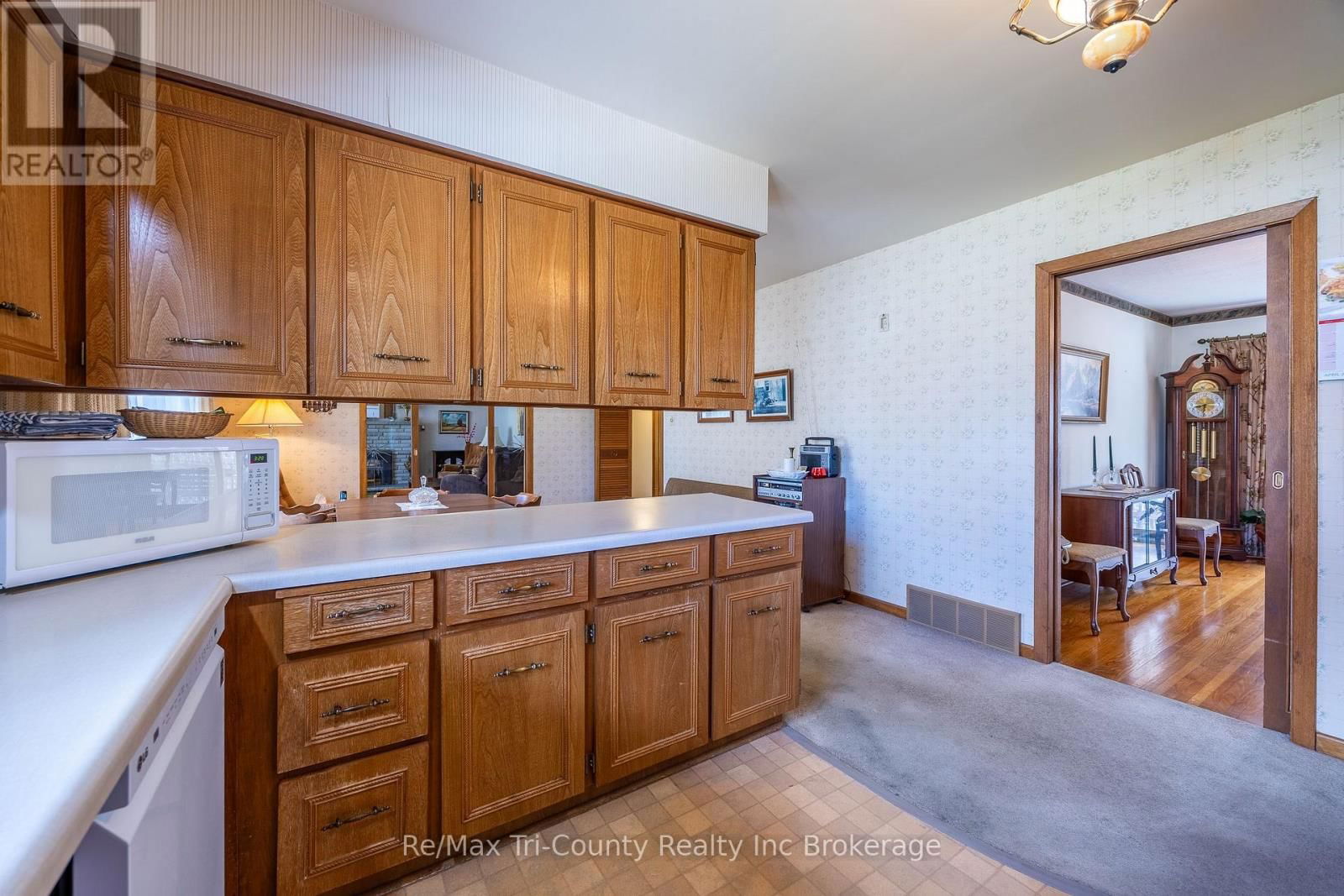 39 LISGAR AVENUE Image 12