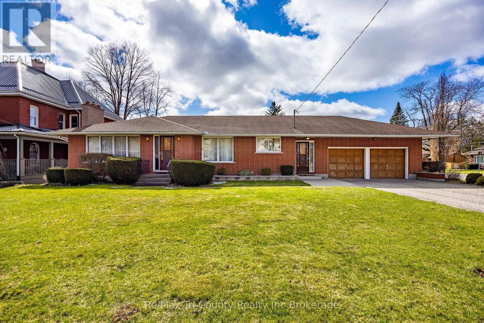39 LISGAR AVENUE Image 2