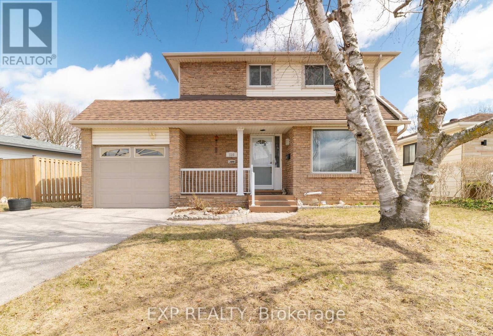 220 CEDARWOODS CRESCENT Image 1