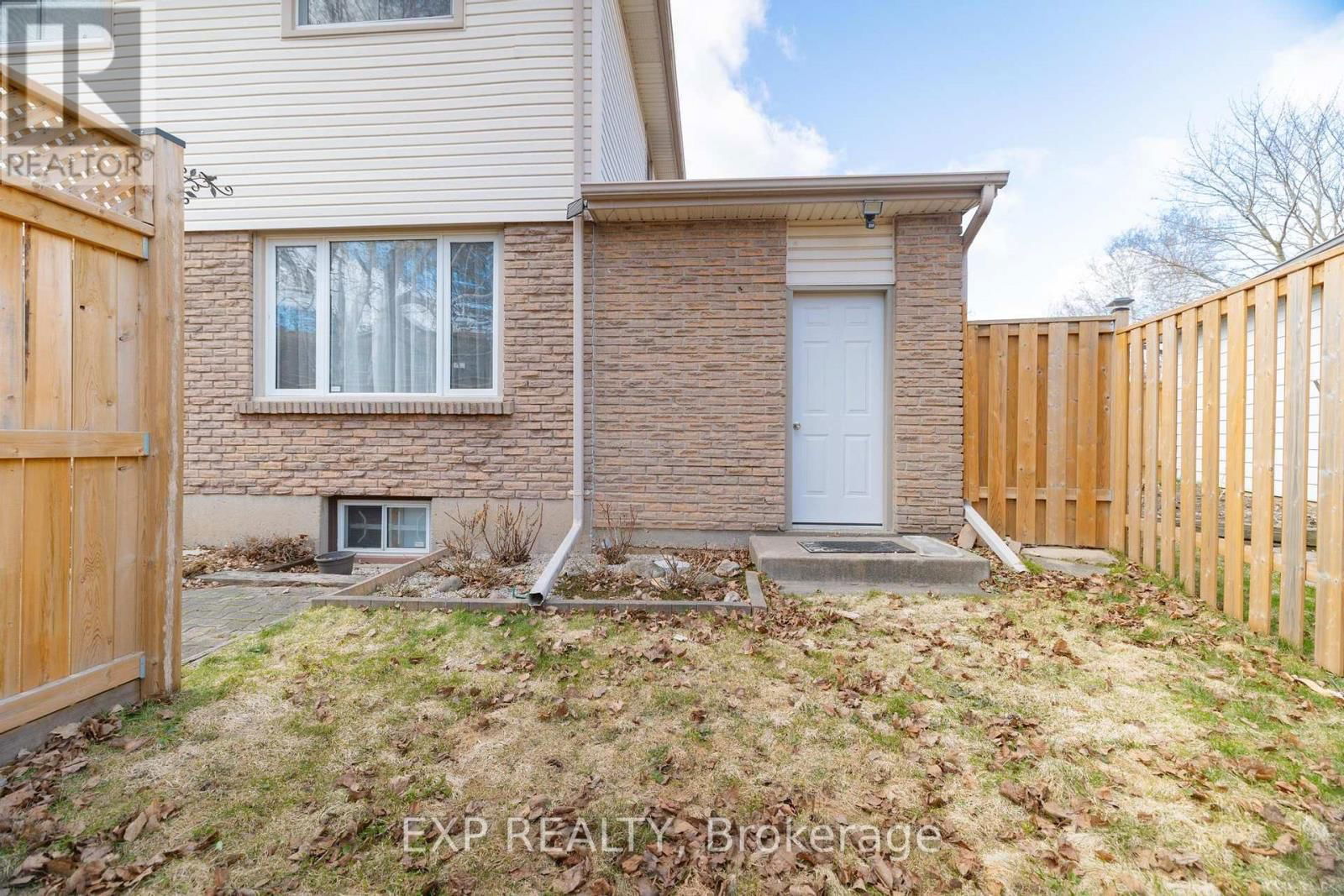 220 CEDARWOODS CRESCENT Image 22
