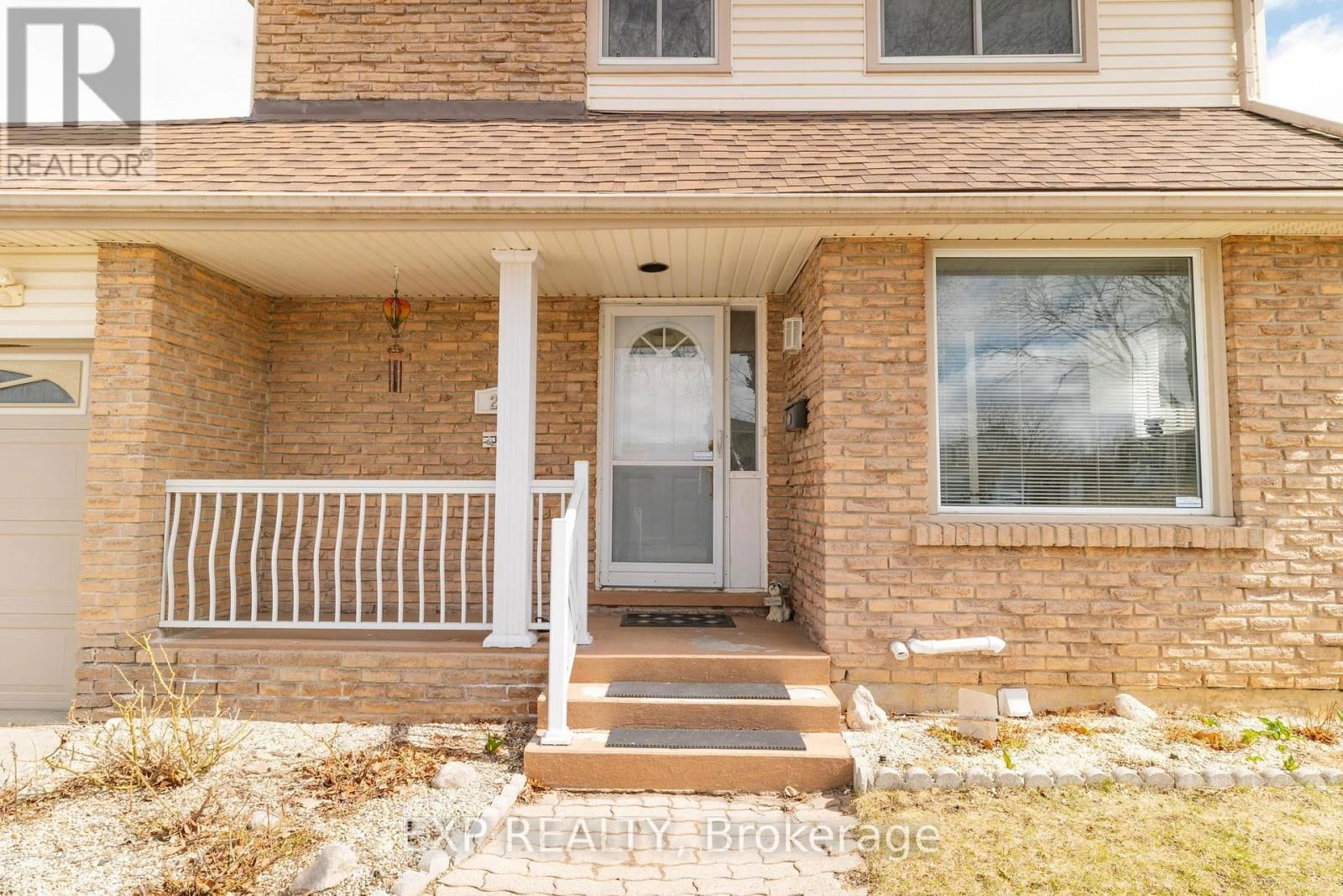 220 CEDARWOODS CRESCENT Image 3