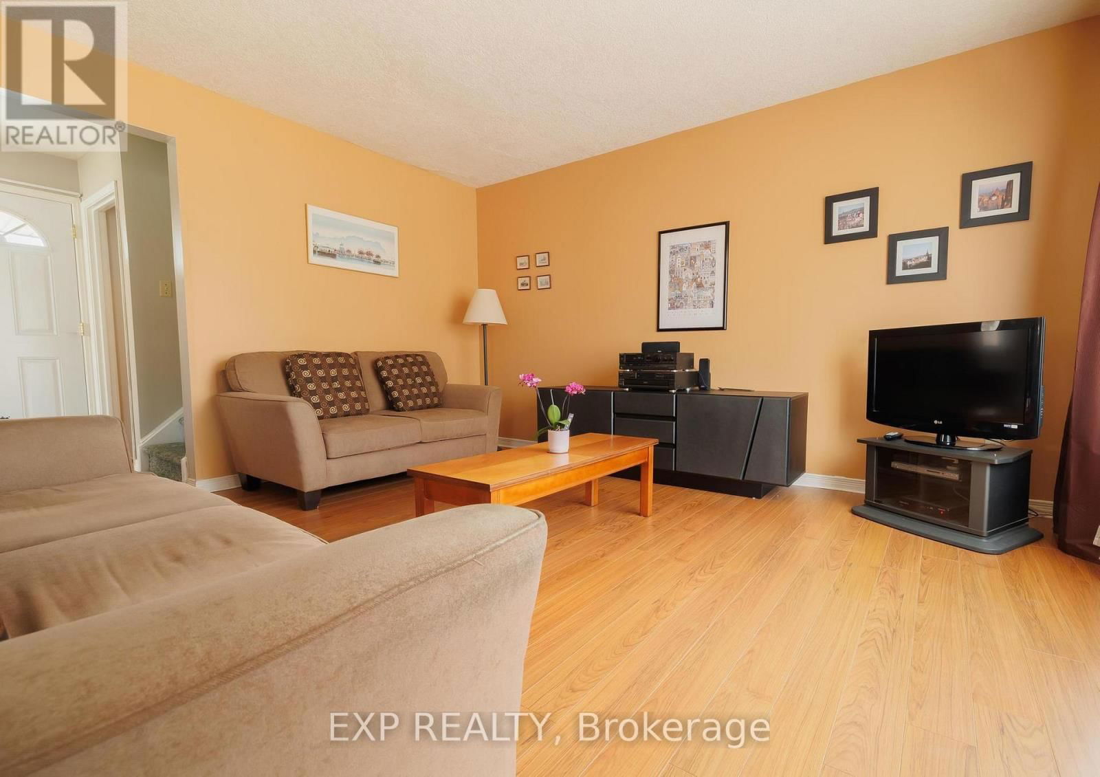 220 CEDARWOODS CRESCENT Image 8
