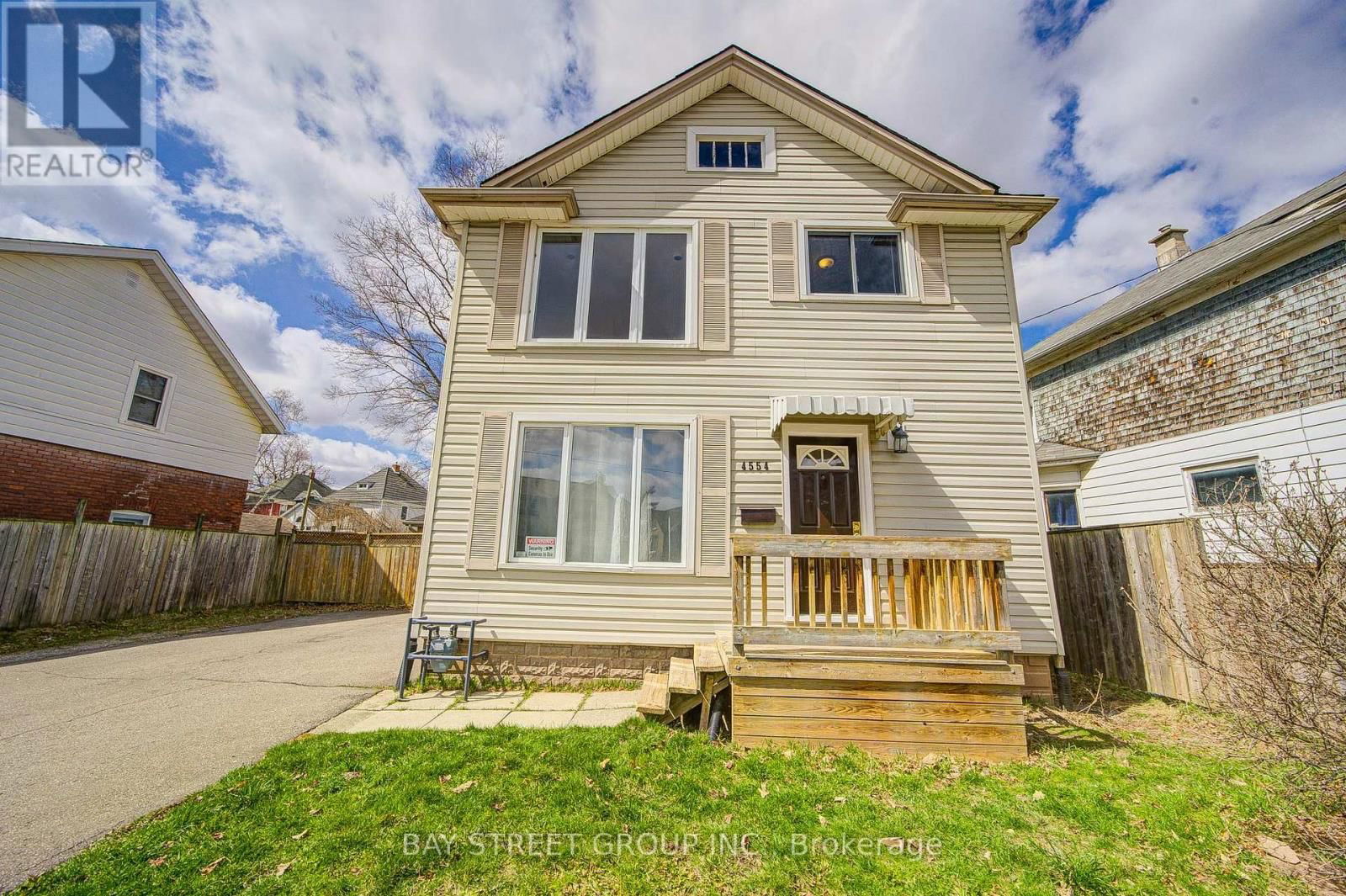 4554 RYERSON CRESCENT Image 2