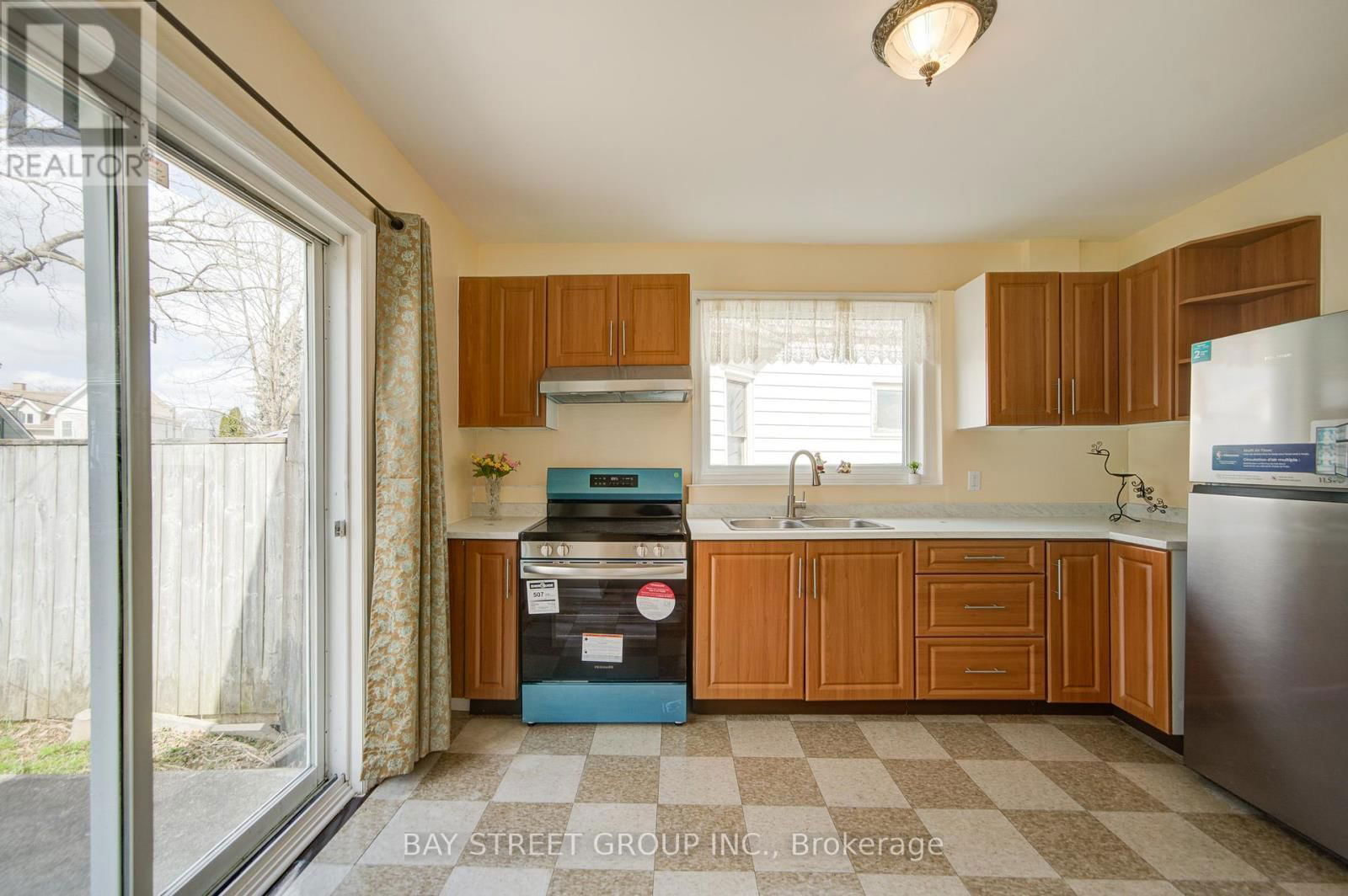 4554 RYERSON CRESCENT Image 21