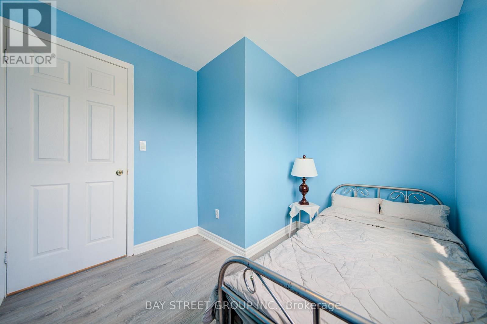 4554 RYERSON CRESCENT Image 28