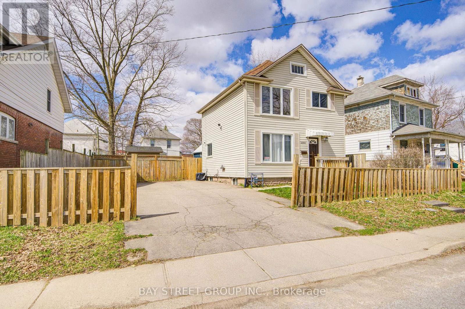4554 RYERSON CRESCENT Image 3