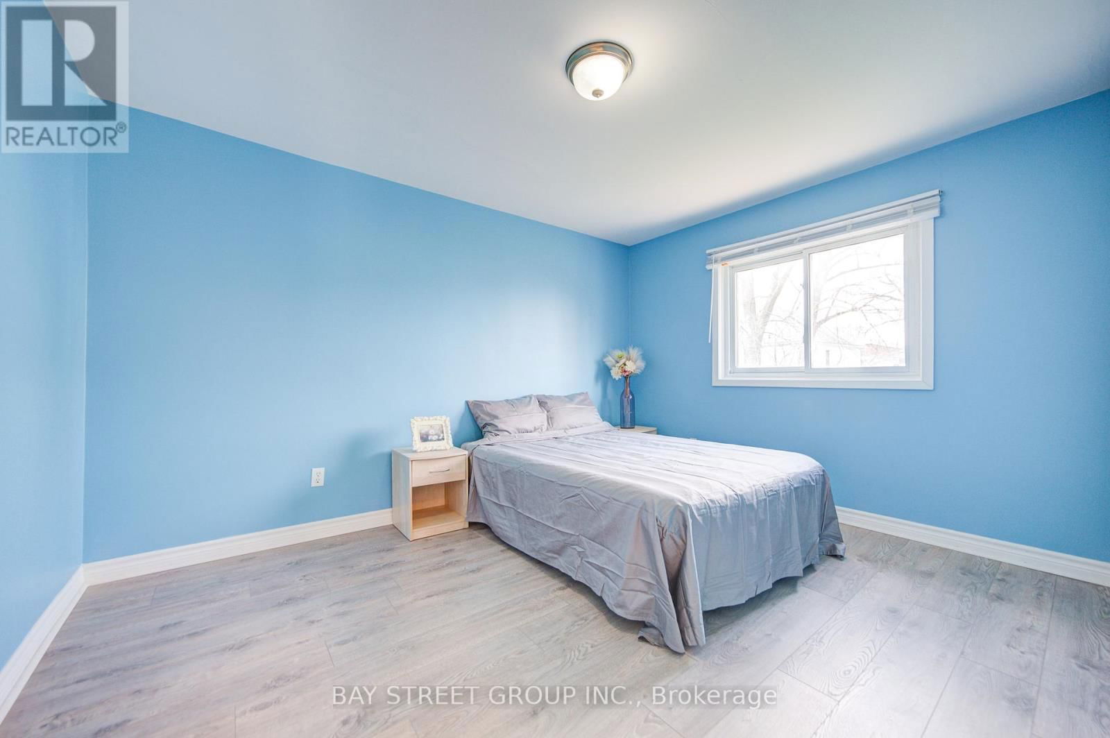 4554 RYERSON CRESCENT Image 32