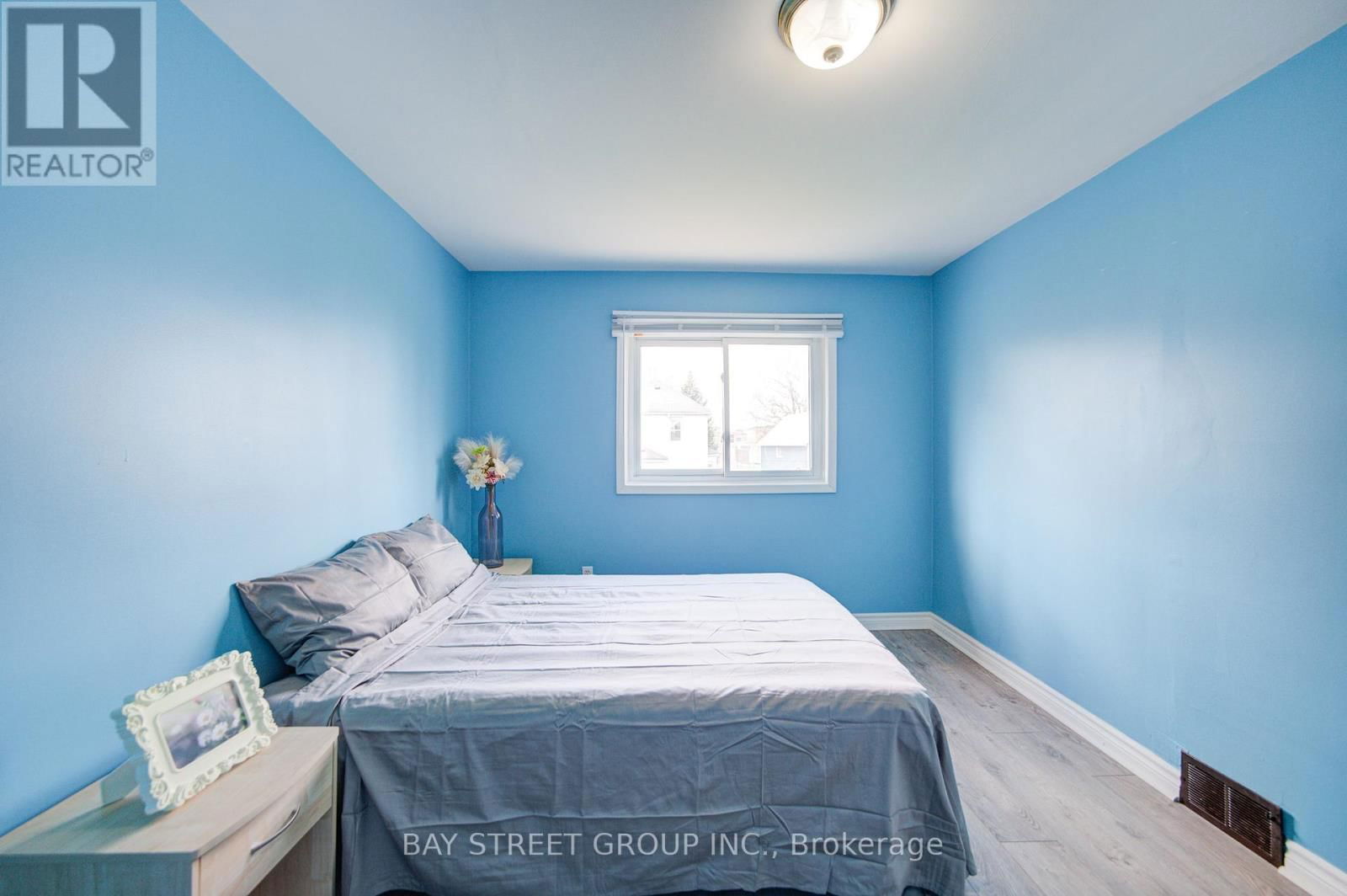4554 RYERSON CRESCENT Image 33