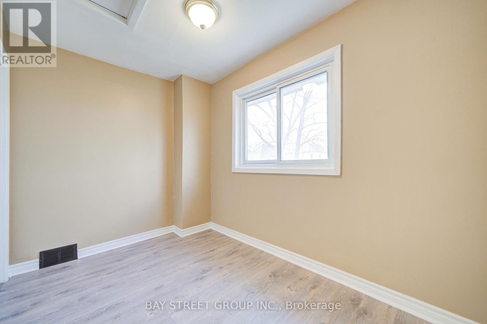 4554 RYERSON CRESCENT Image 38