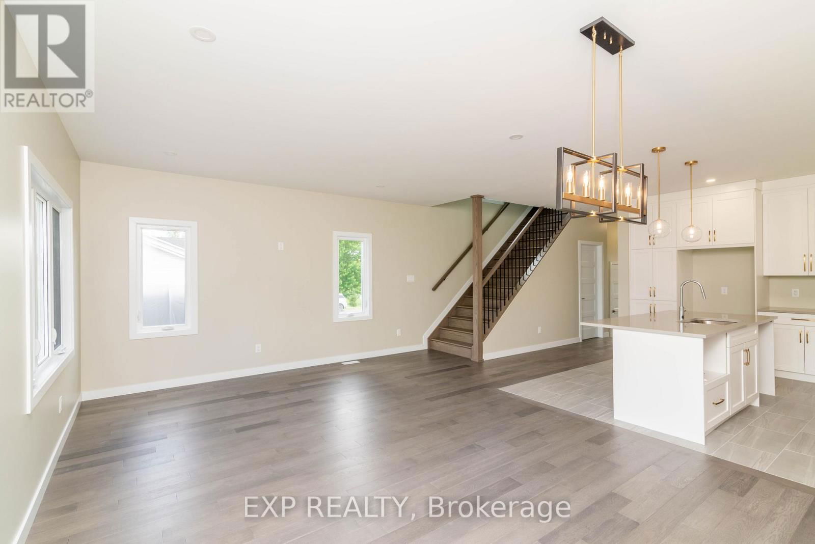 291 HAZEL CRESCENT Image 11