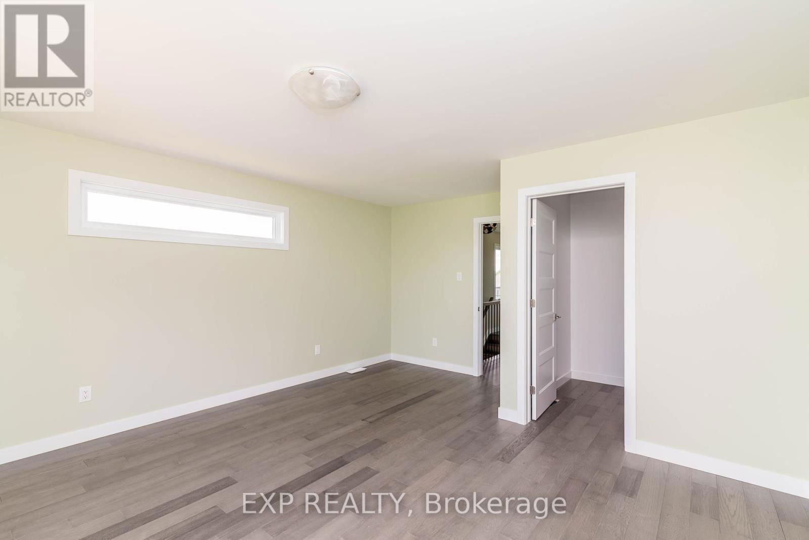 291 HAZEL CRESCENT Image 17