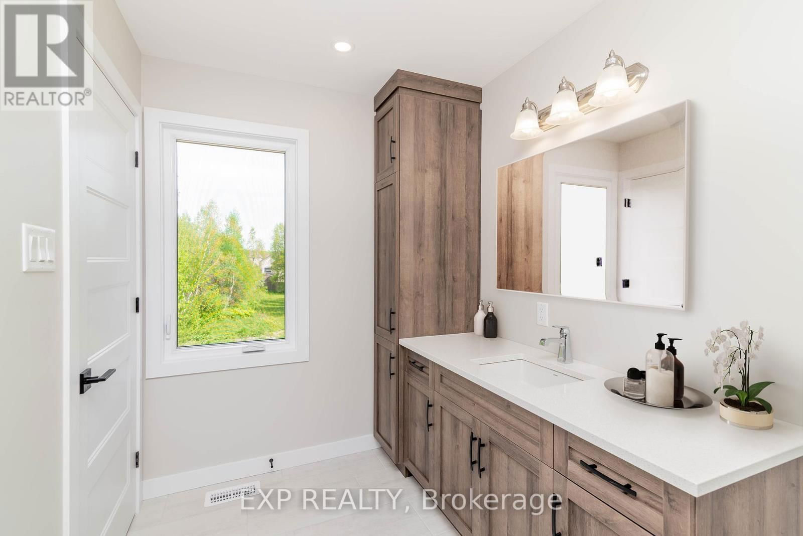 291 HAZEL CRESCENT Image 34