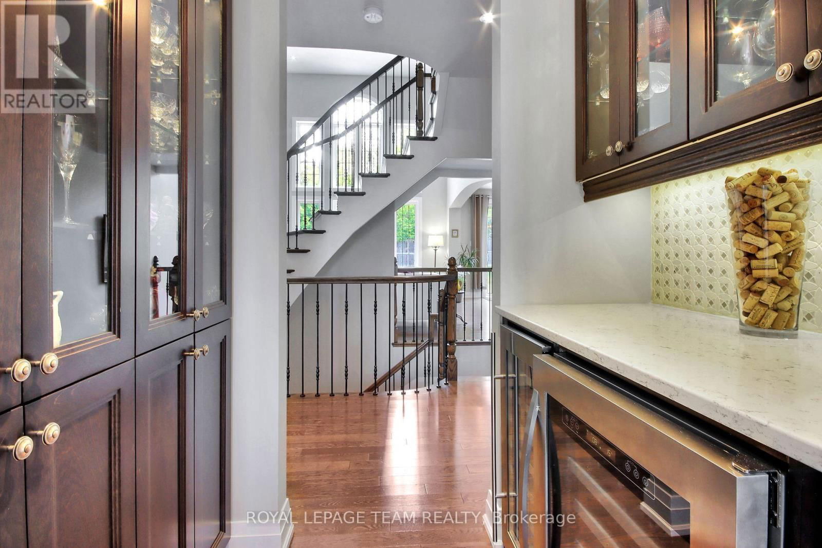 321 TRESTLE STREET Image 14