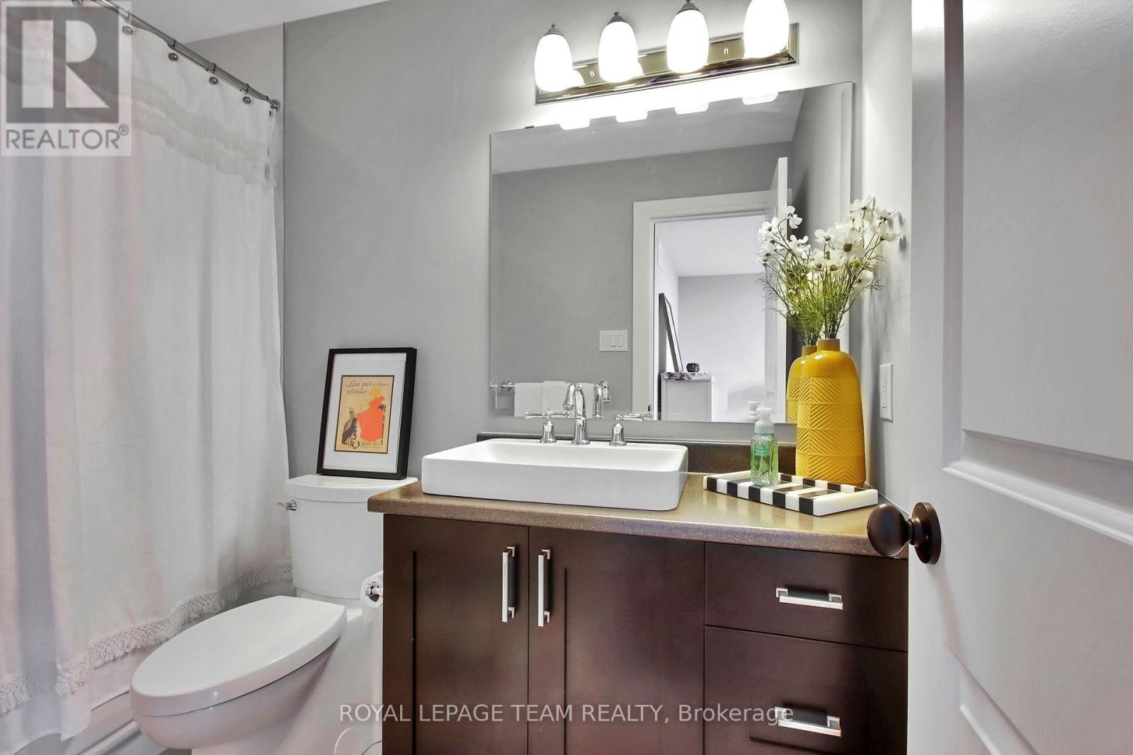 321 TRESTLE STREET Image 22