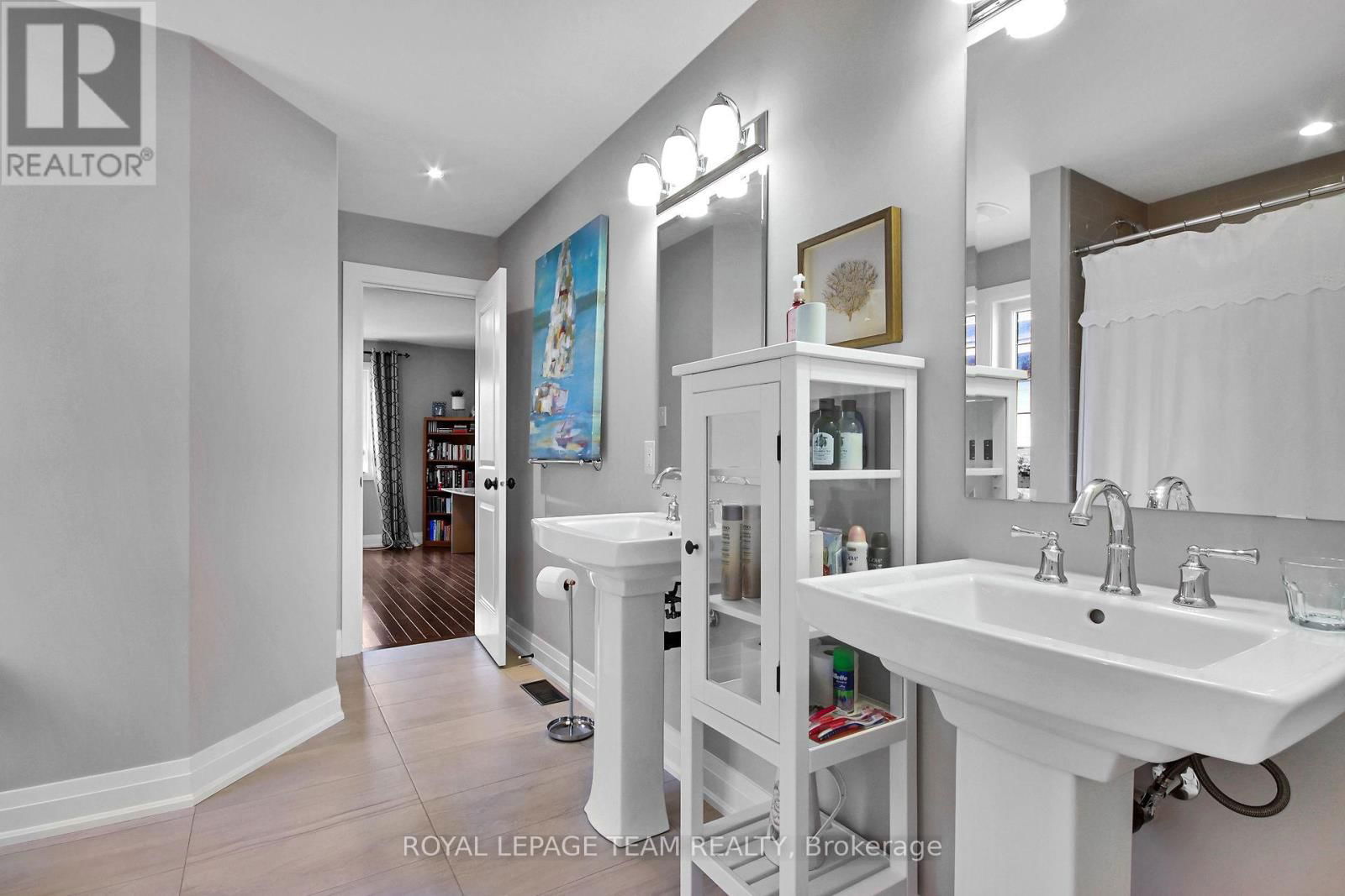 321 TRESTLE STREET Image 25