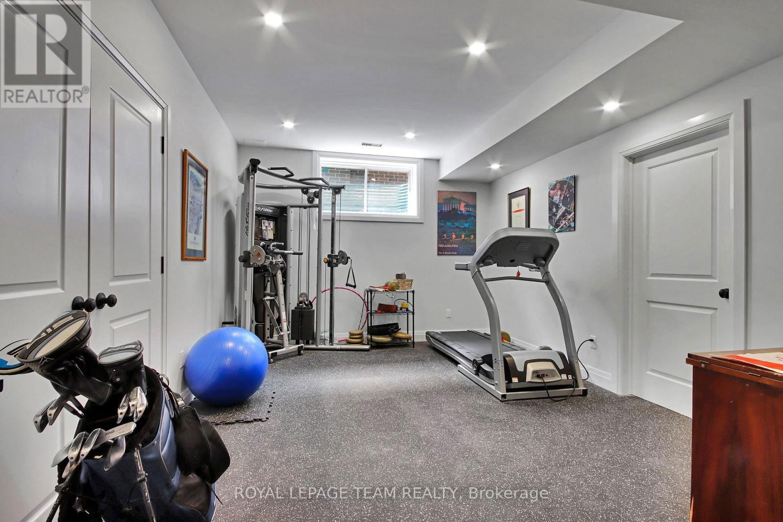 321 TRESTLE STREET Image 35