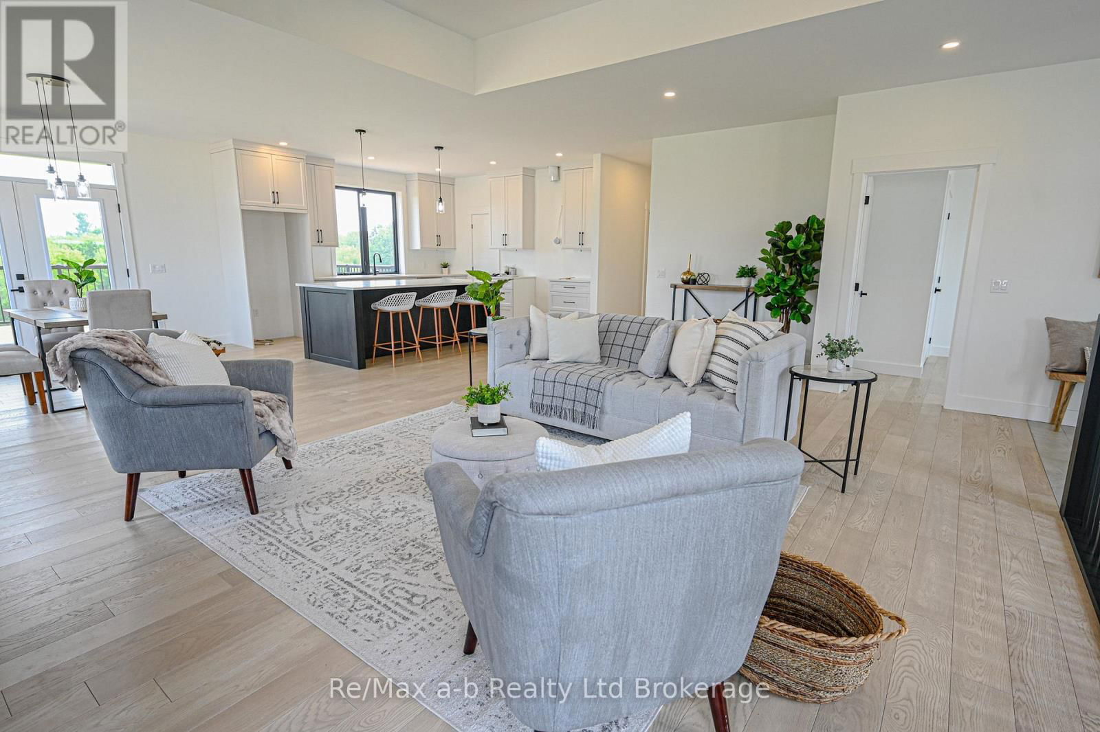 54 HERB STREET Image 15