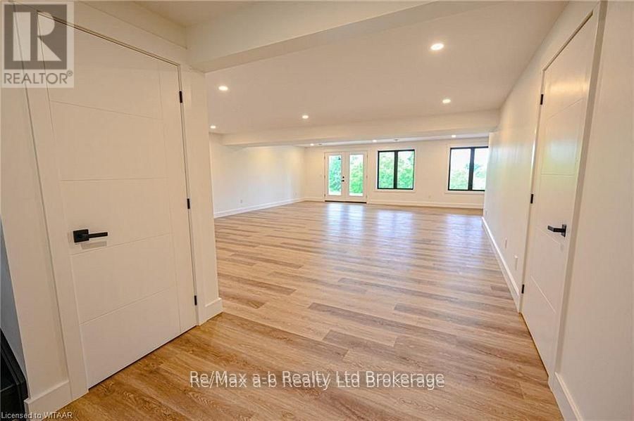 54 HERB STREET Image 20