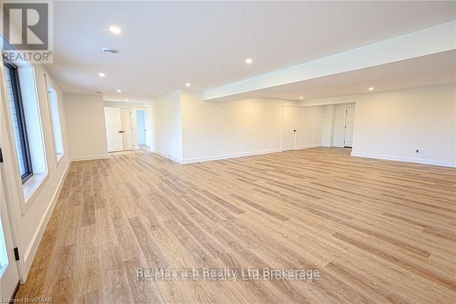 54 HERB STREET Image 22