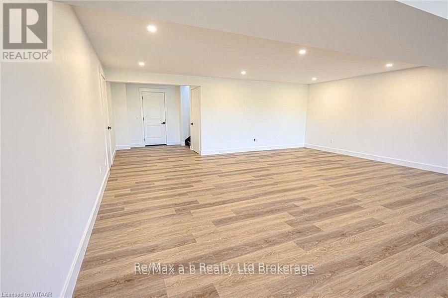 54 HERB STREET Image 23
