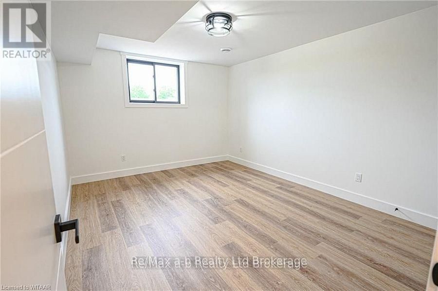54 HERB STREET Image 27