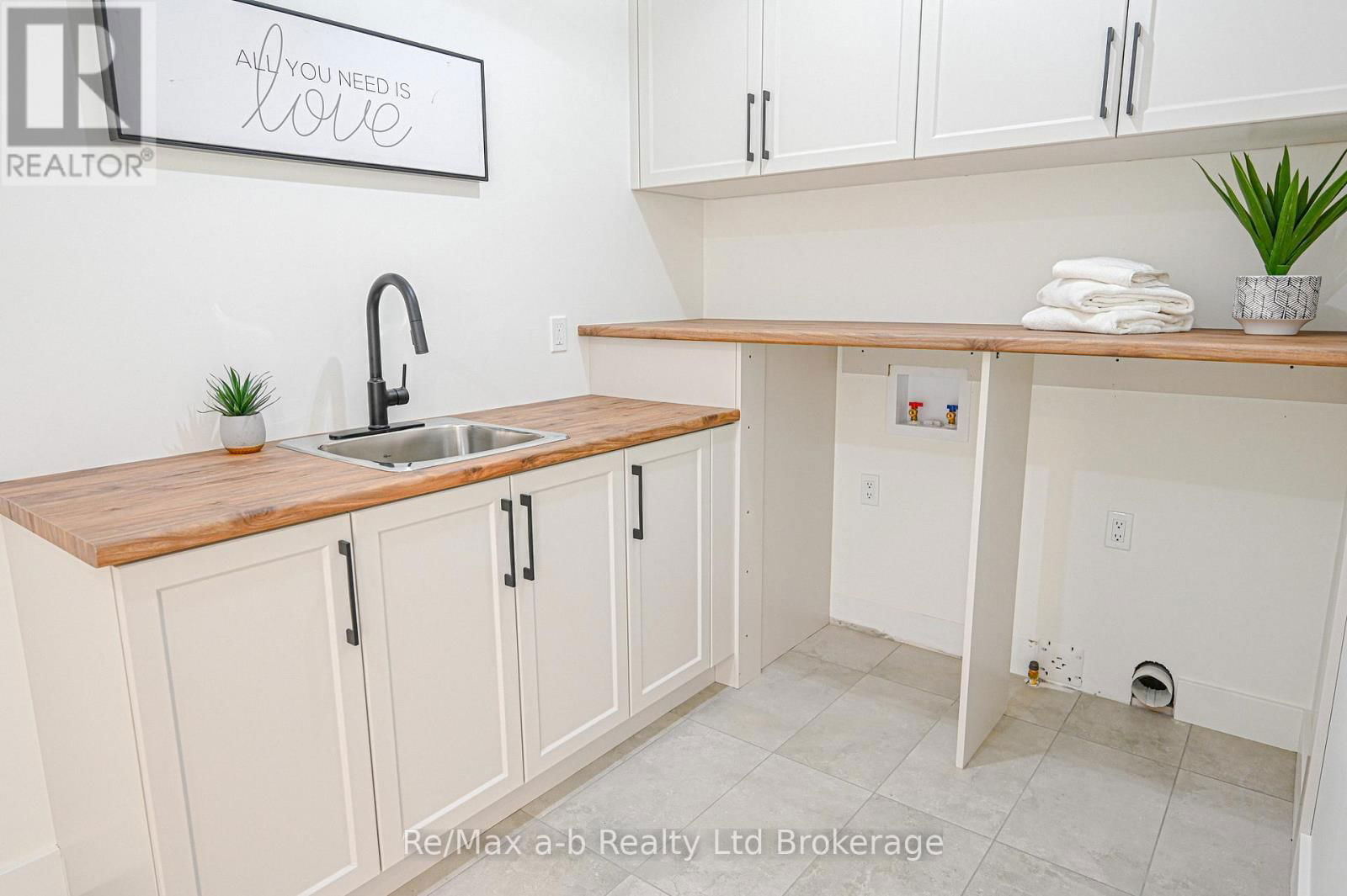 54 HERB STREET Image 35