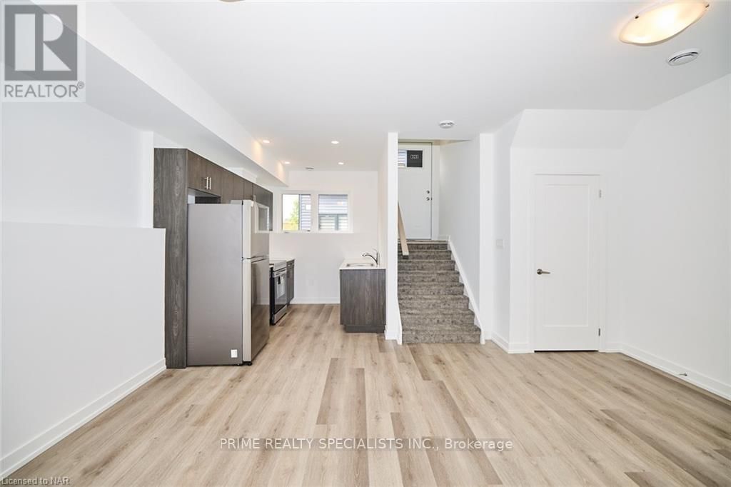 211 - 781 CLARE AVENUE Image 4