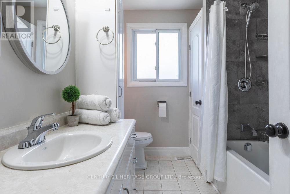 66 SEATON PLACE DRIVE Image 36